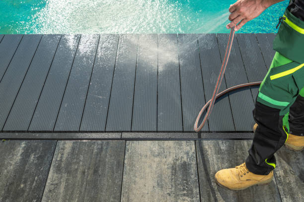 Best Deck Pressure Washing  in Center, TX